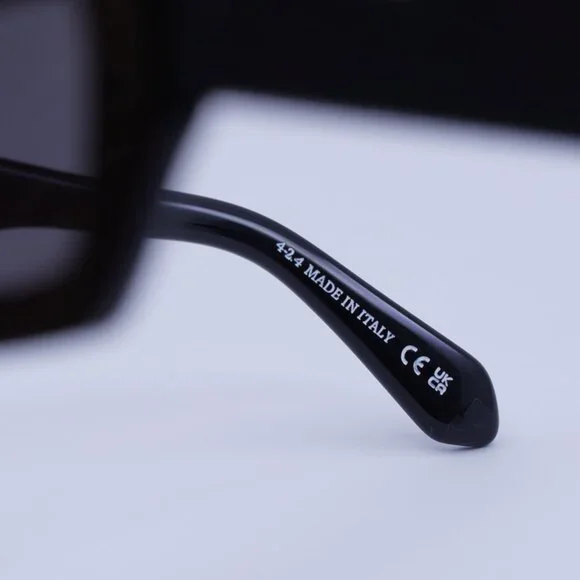 ?️New Off-White OERI137 AURORA 1007 Sunglasses - Black  display picture 1